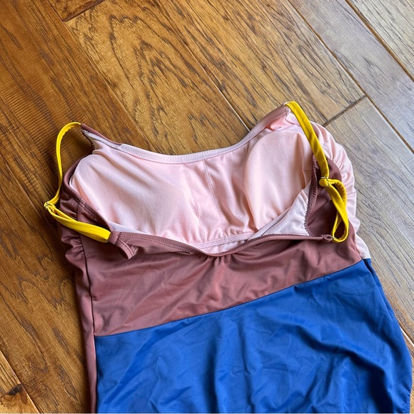 Beach Betty Color Block One Piece Swimsuit Size Large - Picture 5 of 7